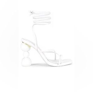 Gelato Heel in White
Song of Style